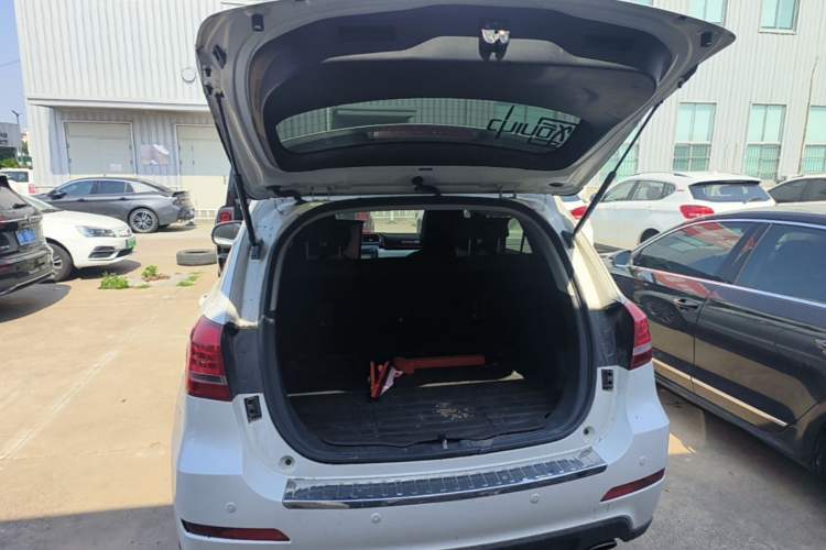 Used Haval H2 2017 Red-Label 1.5T Manual Two-Wheel Drive Comfort Model Trunk