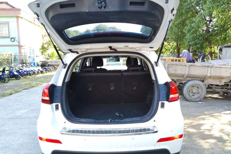 Used Haval H2 2017 Red-Label 1.5T Automatic Two-Wheel Drive Luxury Model Trunk