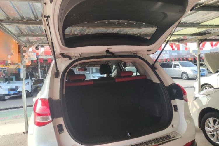 Used Haval H2 2017 Blue Label 1.5T Manual Two-Wheel Drive Luxury Model Trunk
