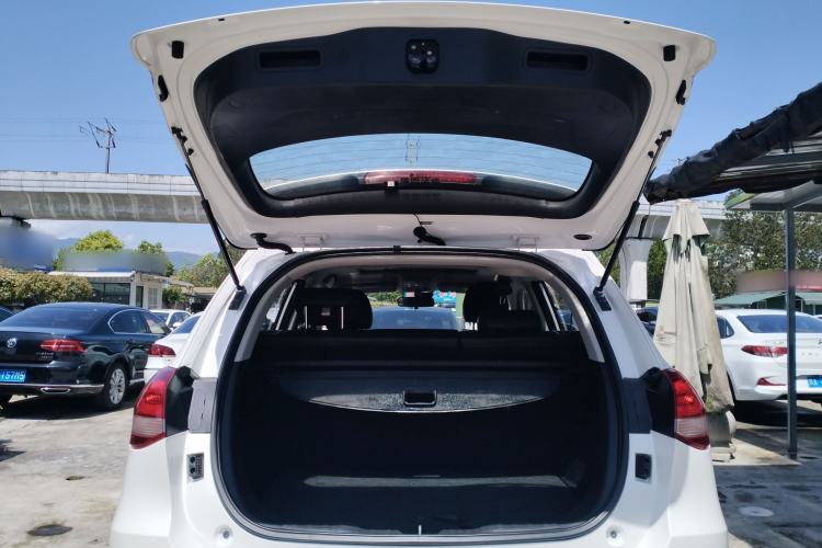 Used Haval H2 2017 Blue Label 1.5T Manual Two-Wheel Drive Luxury Model Trunk