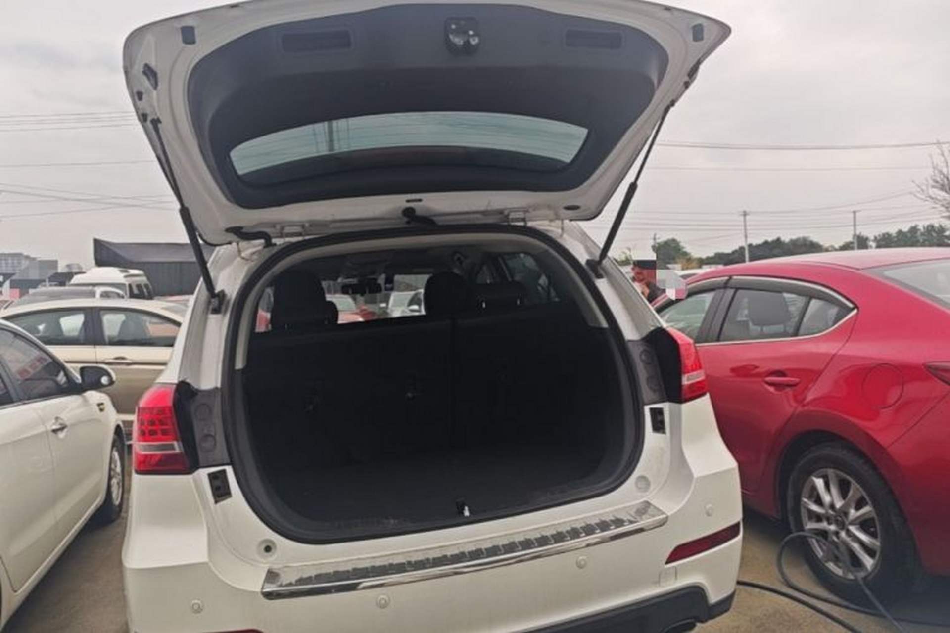 Used Haval H2 2017 Red-Label 1.5T Manual Two-Wheel Drive Luxury Model Trunk