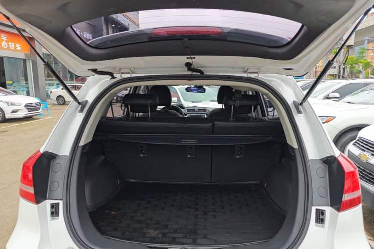 Used Haval H2 2017 Red-Label 1.5T Manual Two-Wheel Drive Luxury Model Trunk