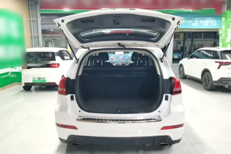 Used Haval H2 2017 Red-Label 1.5T Automatic Two-Wheel Drive Elite Model Trunk