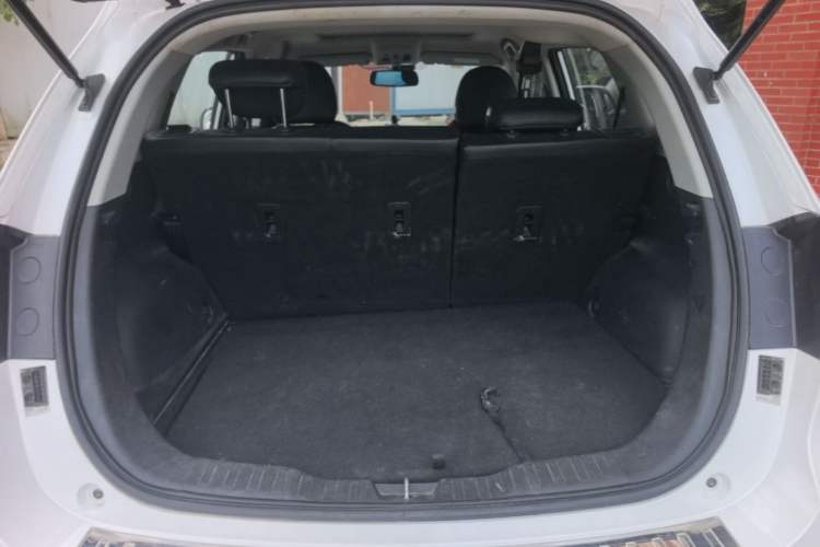 Used Haval H2 2017 Red-Label 1.5T Automatic Two-Wheel Drive Elite Model Trunk