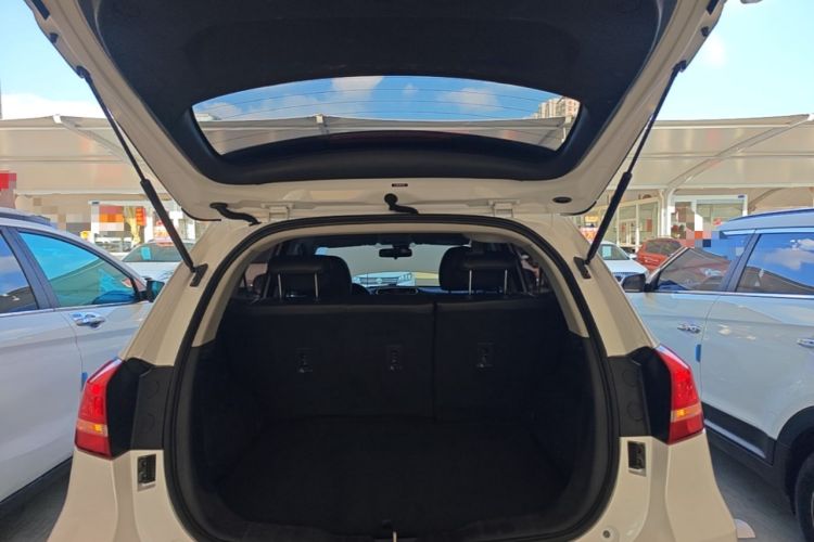 Used Haval H2 2017 Red-Label 1.5T Automatic Two-Wheel Drive Elite Model Trunk