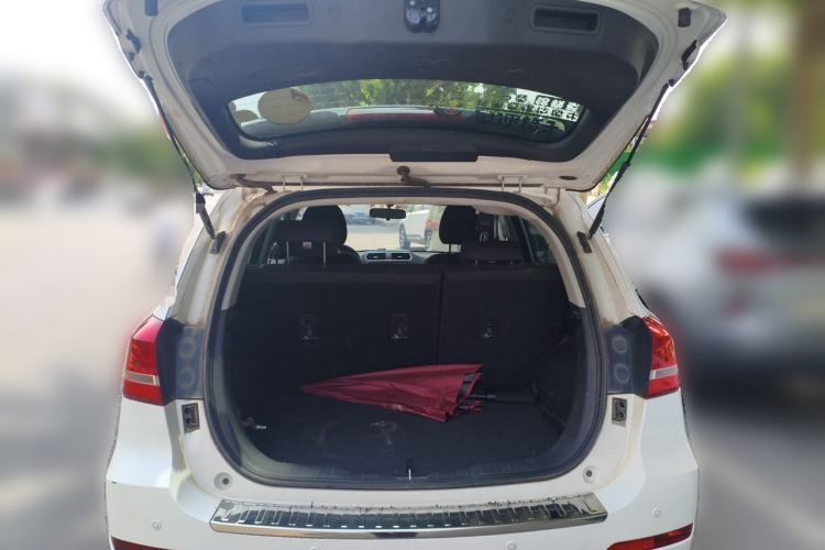 Used Haval H2 2017 Red-Label 1.5T Manual Two-Wheel Drive Comfort Model Trunk