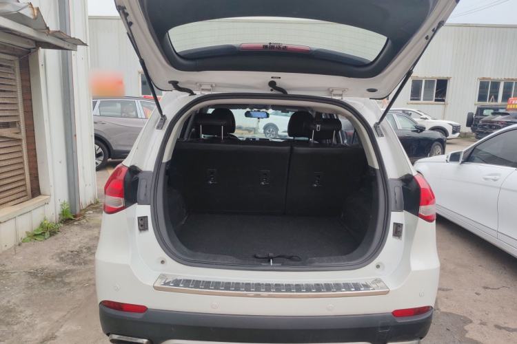 Used Haval H2 2017 Blue Label 1.5T Manual Two-Wheel Drive Elite Model Trunk