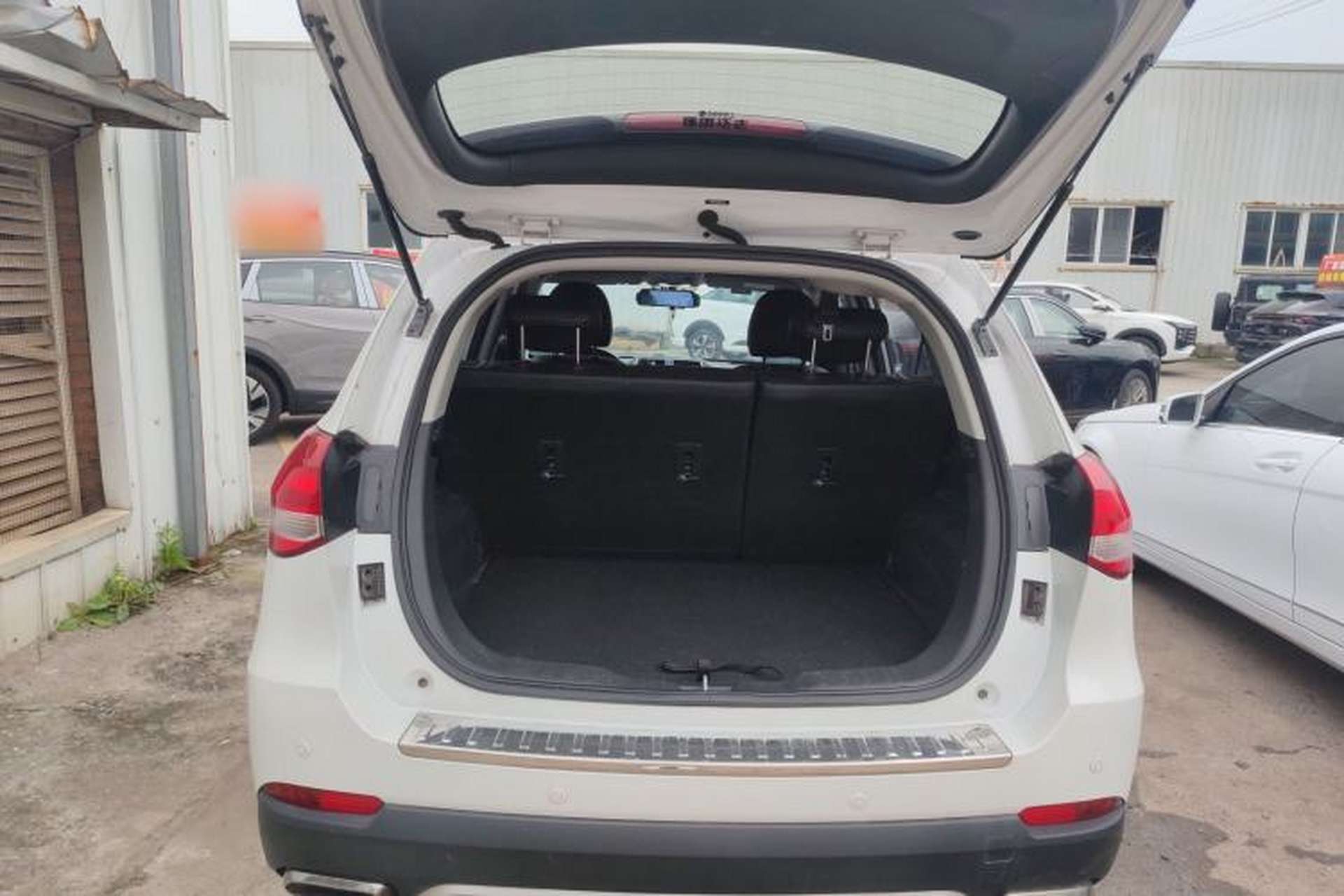Used Haval H2 2017 Blue Label 1.5T Manual Two-Wheel Drive Elite Model Trunk