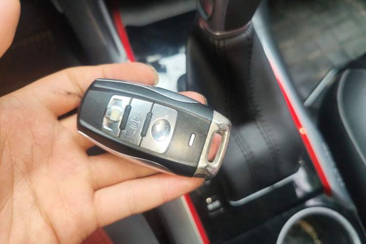 Used Haval H2 2017 Blue Label 1.5T Automatic Two-Wheel Drive Prestige Model Vehicle Key