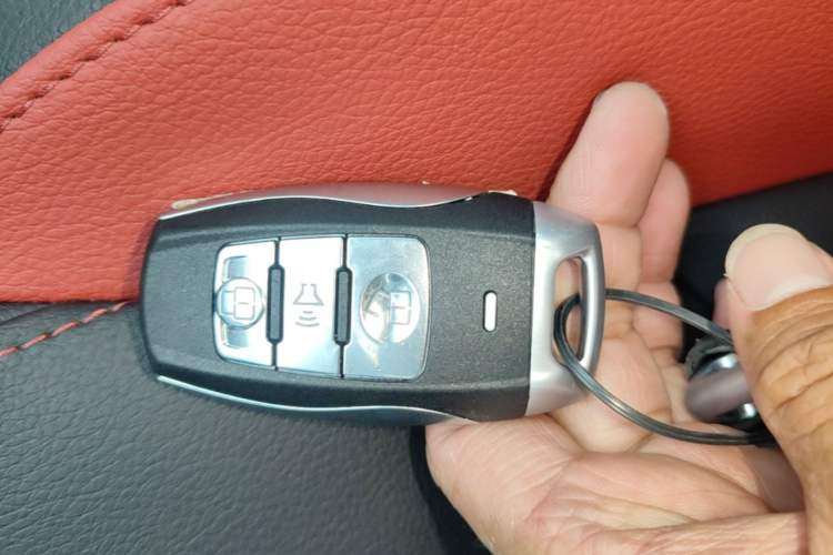 Used Haval H2 2017 Blue Label 1.5T Automatic Two-Wheel Drive Prestige Model Vehicle Key