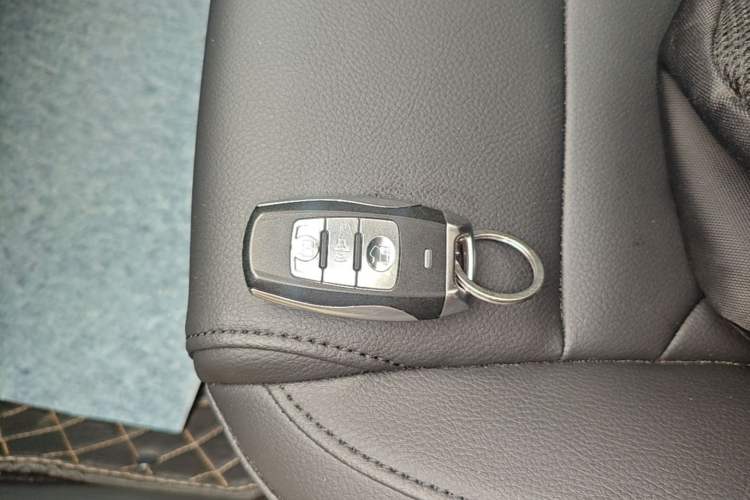 Used Haval H2 2017 Red-Label 1.5T Automatic Two-Wheel Drive Elite Model Vehicle Key