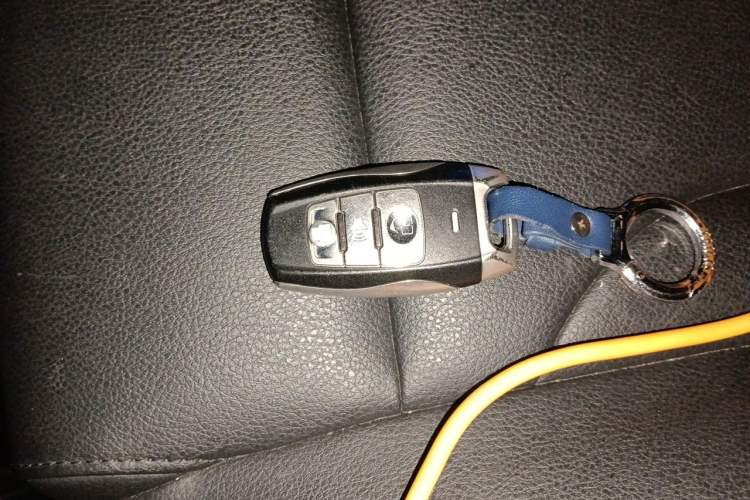 Used Haval H2 2017 Red-Label 1.5T Manual Two-Wheel Drive Luxury Model Vehicle Key