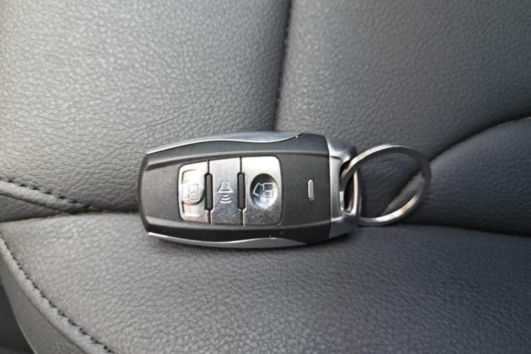 Used Haval H2 2017 Red-Label 1.5T Manual Two-Wheel-Drive Elite Model Vehicle Key