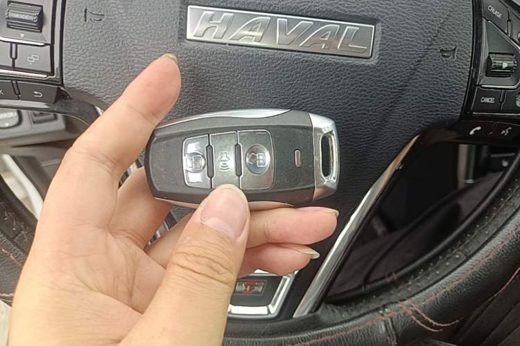Used Haval H2 2017 Red-Label 1.5T Automatic Two-Wheel Drive Luxury Model Vehicle Key