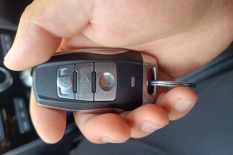 Used Haval H2 2017 Red-Label 1.5T Manual Two-Wheel-Drive Elite Model Vehicle Key