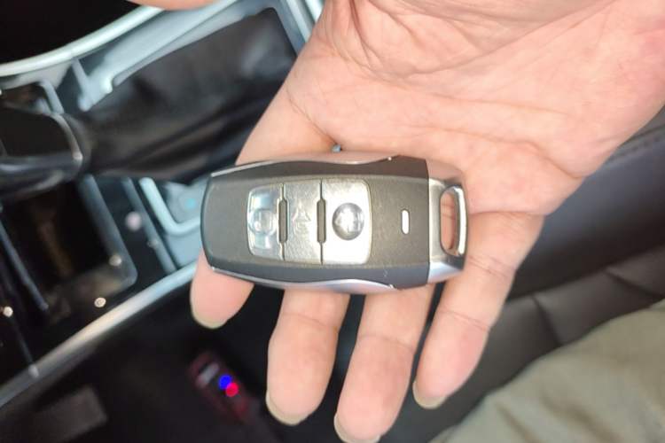 Used Haval H2 2017 Red-Label 1.5T Automatic Two-Wheel Drive Luxury Model Vehicle Key