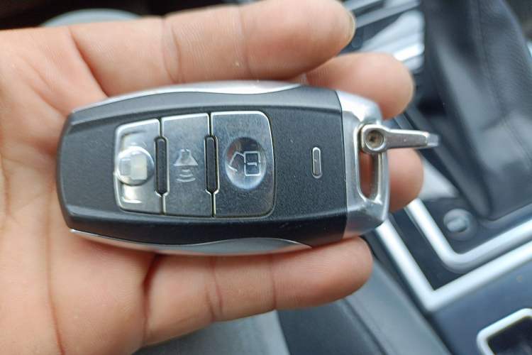Used Haval H2 2017 Red-Label 1.5T Automatic Two-Wheel Drive Luxury Model Vehicle Key
