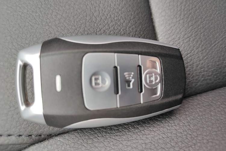 Used Haval H2 2017 Red-Label 1.5T Automatic Two-Wheel Drive Luxury Model Vehicle Key