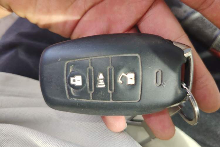 Used Haval H2 2017 Red-Label 1.5T Manual Two-Wheel-Drive Elite Model Vehicle Key