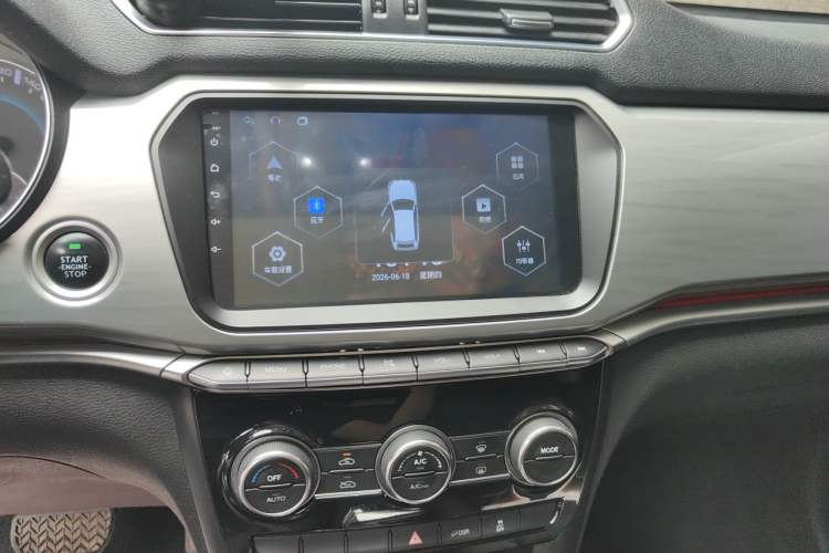Used Haval H2 2018 Chuanxiang Edition Blue Badge 1.5T Dual-Clutch Two-Wheel Drive Fashionable Model Audio And AC Panel