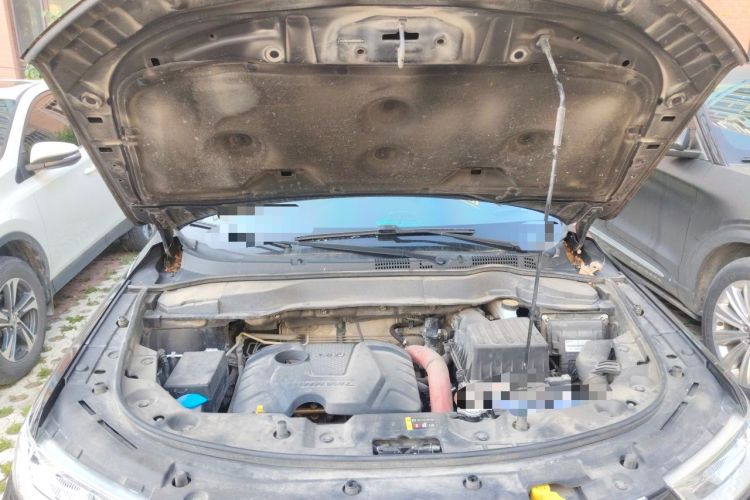 Used Haval H2 2018 Chuanxiang Edition Blue Badge 1.5T Dual-Clutch Two-Wheel Drive Fashionable Model Engine Bay