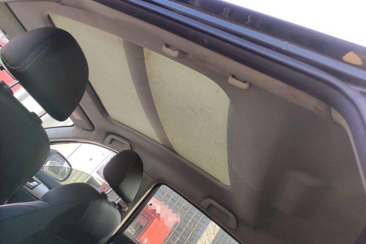 Used Haval H2 2018 Chuanxiang Edition Red Badge 1.5T Dual-Clutch Two-Wheel Drive Fashionable Model Headliner