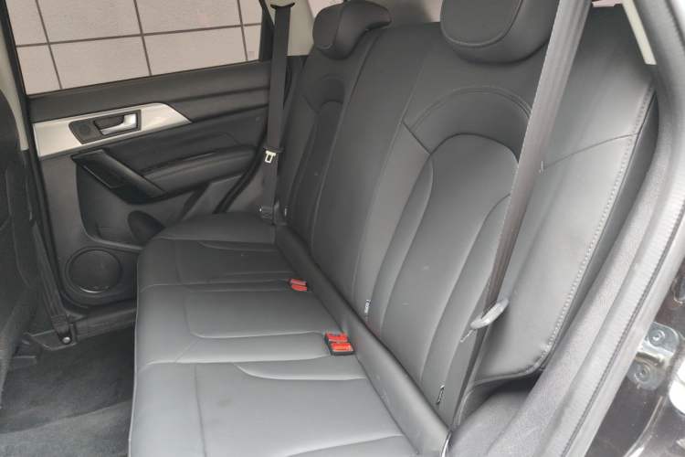 Used Haval H2 2018 Chuanxiang Edition Blue Badge 1.5T Dual-Clutch Two-Wheel Drive Fashionable Model Left Rear Seat