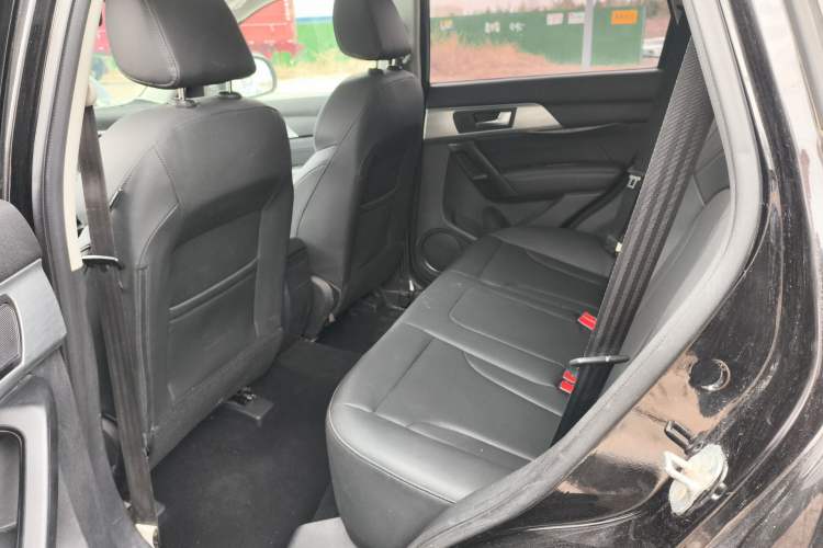 Used Haval H2 2018 Chuanxiang Edition Blue Badge 1.5T Dual-Clutch Two-Wheel Drive Fashionable Model Left Rear Seat