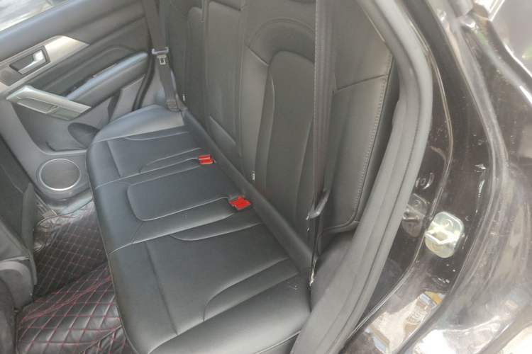 Used Haval H2 2018 Red-Label 1.5T Manual Two-Wheel Drive Elite Model Left Rear Seat