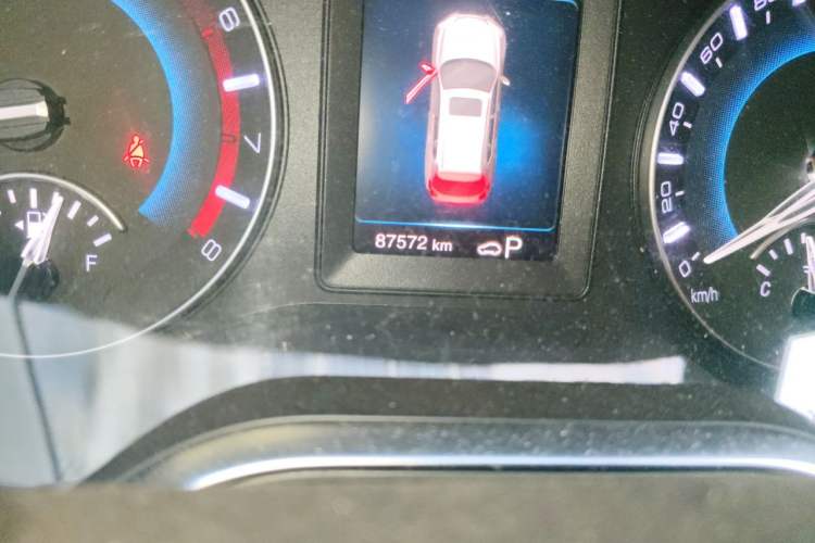 Used Haval H2 2018 Chuanxiang Edition Blue Badge 1.5T Dual-Clutch Two-Wheel Drive Fashionable Model Odometer Close Up