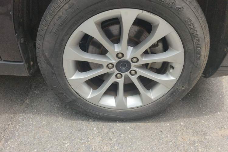 Used Haval H2 2018 Red-Label 1.5T Manual Two-Wheel Drive Elite Model Right Front Wheel Hub