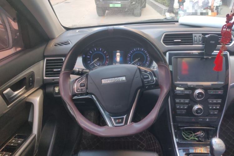 Used Haval H2 2018 Red-Label 1.5T Manual Two-Wheel Drive Elite Model Steering Wheel