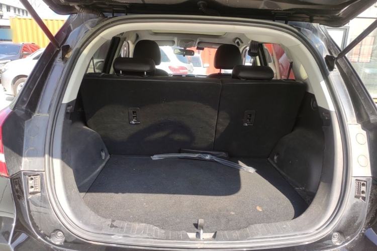 Used Haval H2 2018 Chuanxiang Edition Red Badge 1.5T Dual-Clutch Two-Wheel Drive Fashionable Model Trunk