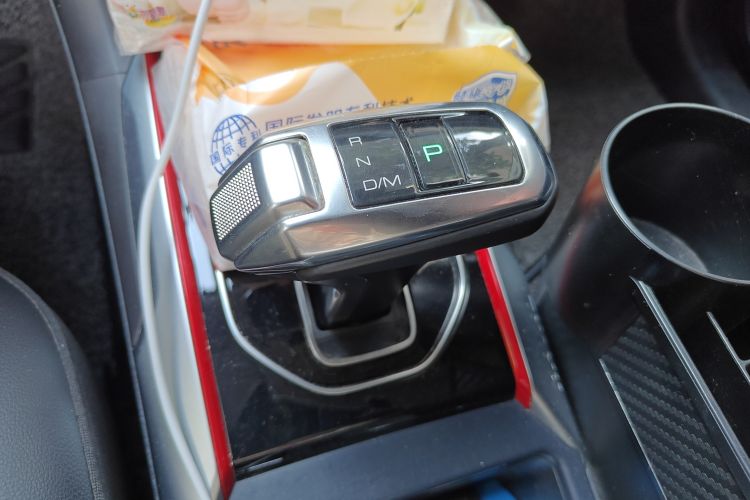 Used Haval H2 2018 Chuanxiang Edition Blue Badge 1.5T Dual-Clutch Two-Wheel Drive ZhiShang Model Gear Lever