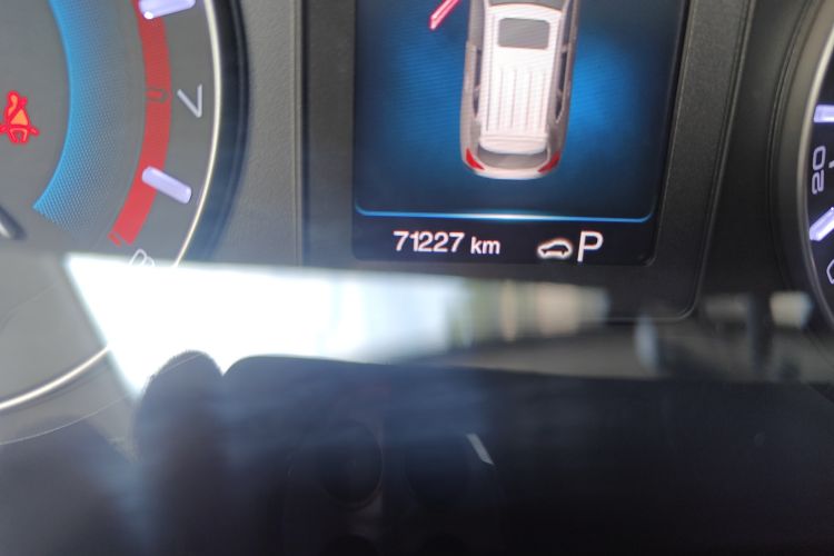 Used Haval H2 2018 Chuanxiang Edition Blue Badge 1.5T Dual-Clutch Two-Wheel Drive ZhiShang Model Odometer Close Up