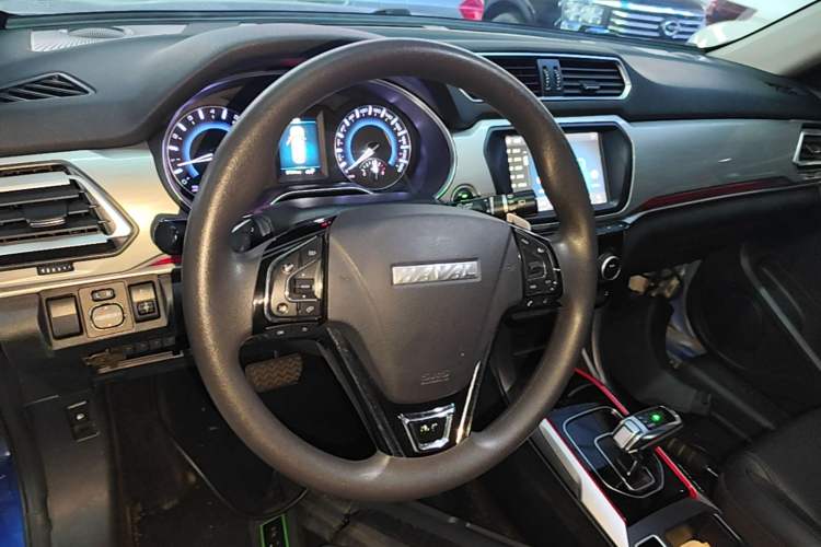 Used Haval H2 2018 1.5T Dual-Clutch Two-Wheel Drive Fashion Model China VI Standard Steering Wheel