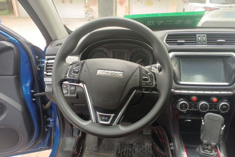 Used Haval H2 2018 Chuanxiang Edition Blue Badge 1.5T Dual-Clutch Two-Wheel Drive Fashionable Model Steering Wheel