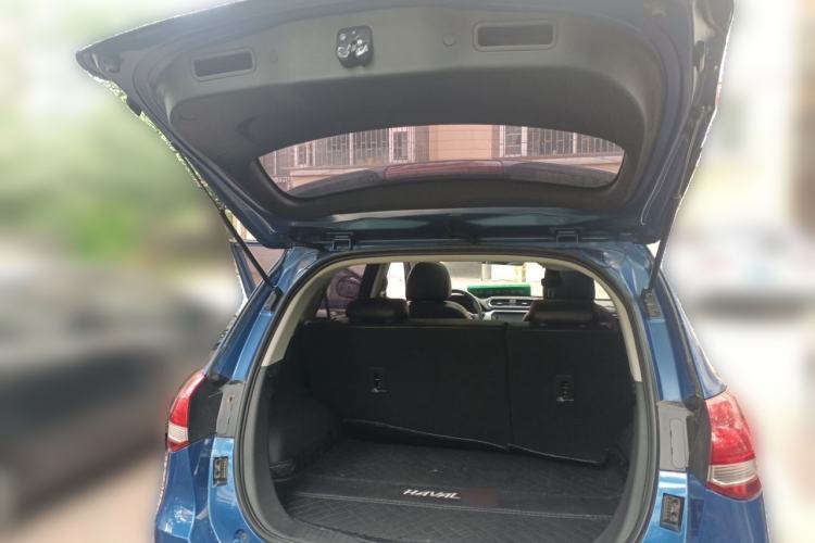 Used Haval H2 2018 Chuanxiang Edition Blue Badge 1.5T Dual-Clutch Two-Wheel Drive Fashionable Model Trunk