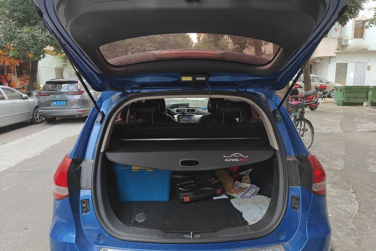 Used Haval H2 2018 Chuanxiang Edition Blue Badge 1.5T Dual-Clutch Two-Wheel Drive ZhiShang Model Trunk