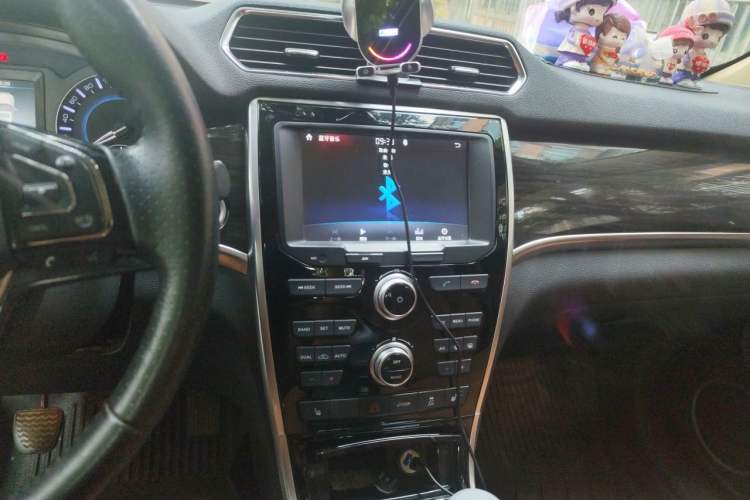 Used Haval H2 2018 Red-Label 1.5T Manual Two-Wheel Drive Luxury Model Audio And AC Panel