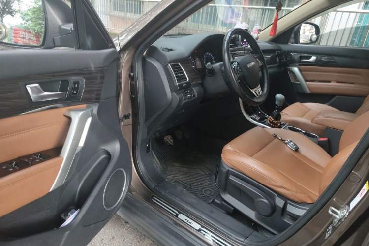 Used Haval H2 2018 Red-Label 1.5T Manual Two-Wheel Drive Luxury Model Driver Seat