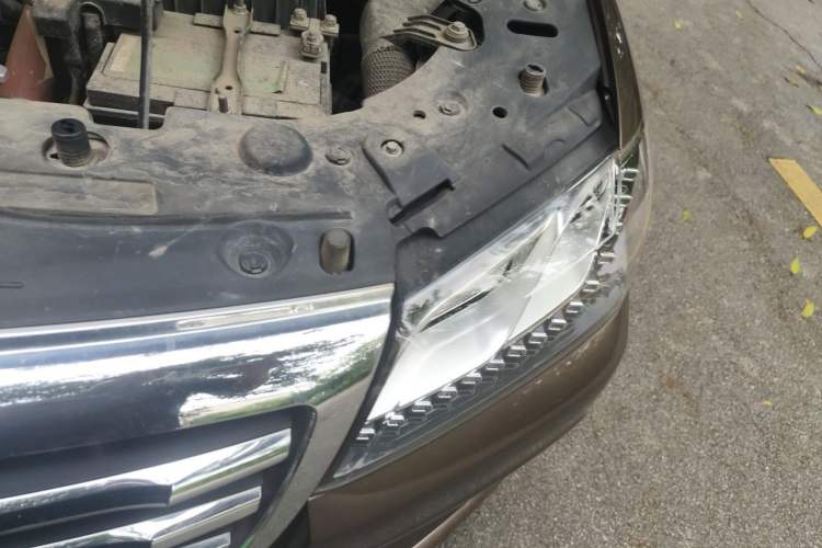 Used Haval H2 2018 Red-Label 1.5T Manual Two-Wheel Drive Luxury Model Engine Bay Left