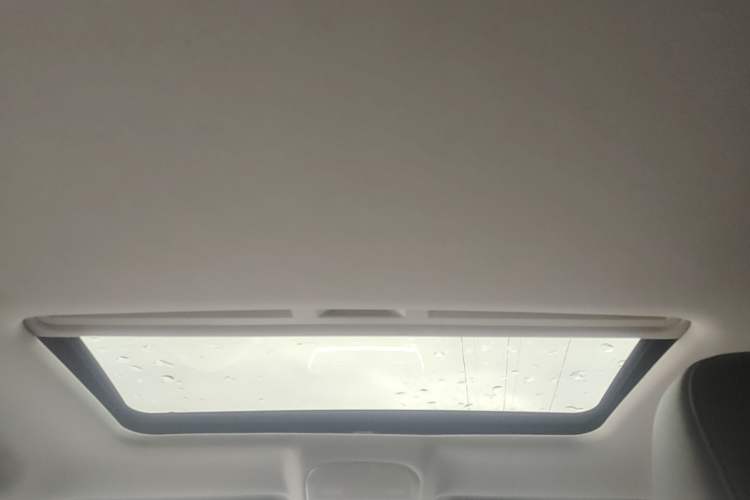 Used Haval H2 2018 Red-Label 1.5T Manual Two-Wheel Drive Elite Model Headliner