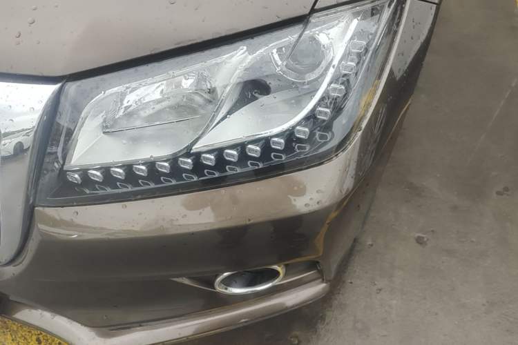 Used Haval H2 2018 Red-Label 1.5T Manual Two-Wheel Drive Elite Model Left Front Headlight