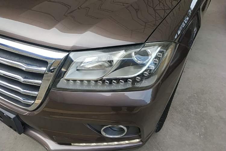 Used Haval H2 2018 Chuanxiang Edition Red Badge 1.5T Dual-Clutch Two-Wheel Drive Fashionable Model Left Front Headlight