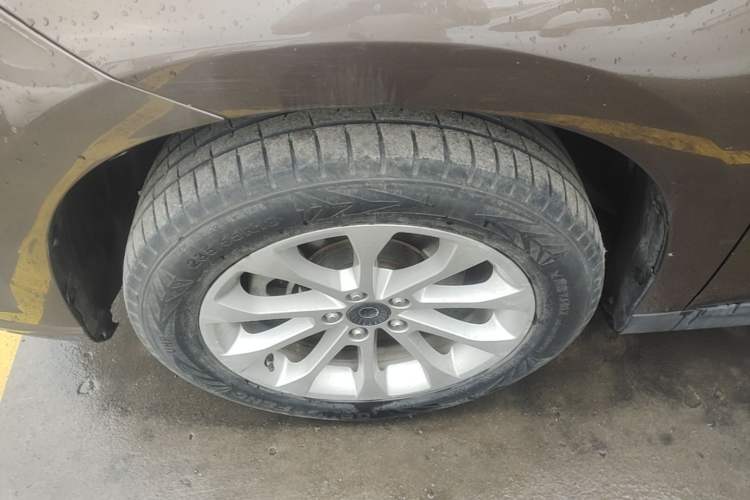 Used Haval H2 2018 Red-Label 1.5T Manual Two-Wheel Drive Elite Model Left Front Wheel Hub