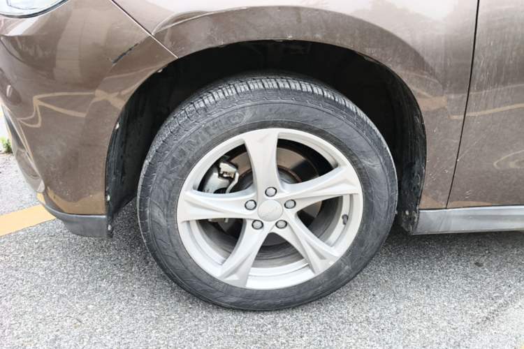 Used Haval H2 2018 1.5T Dual-Clutch Two-Wheel Drive Fashion Model China VI Standard Left Front Wheel Hub