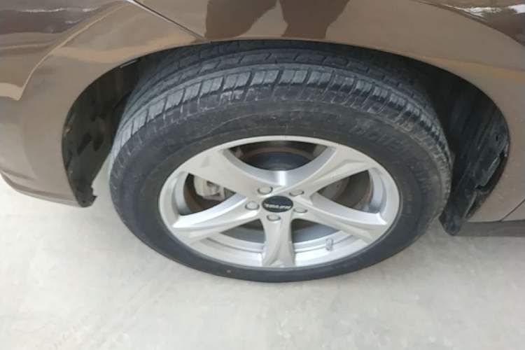 Used Haval H2 2018 Chuanxiang Edition Red Badge 1.5T Dual-Clutch Two-Wheel Drive Fashionable Model Left Front Wheel Hub
