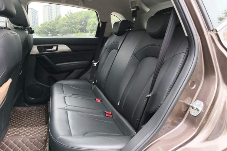 Used Haval H2 2018 1.5T Dual-Clutch Two-Wheel Drive Fashion Model China VI Standard Left Rear Seat