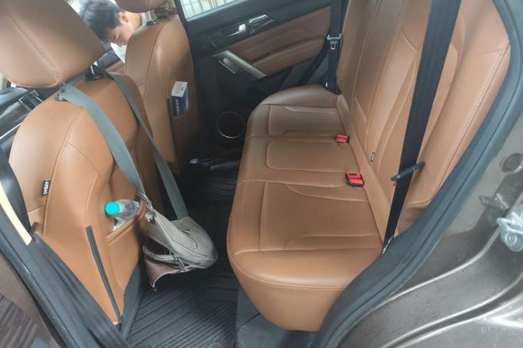 Used Haval H2 2018 Red-Label 1.5T Manual Two-Wheel Drive Luxury Model Left Rear Seat